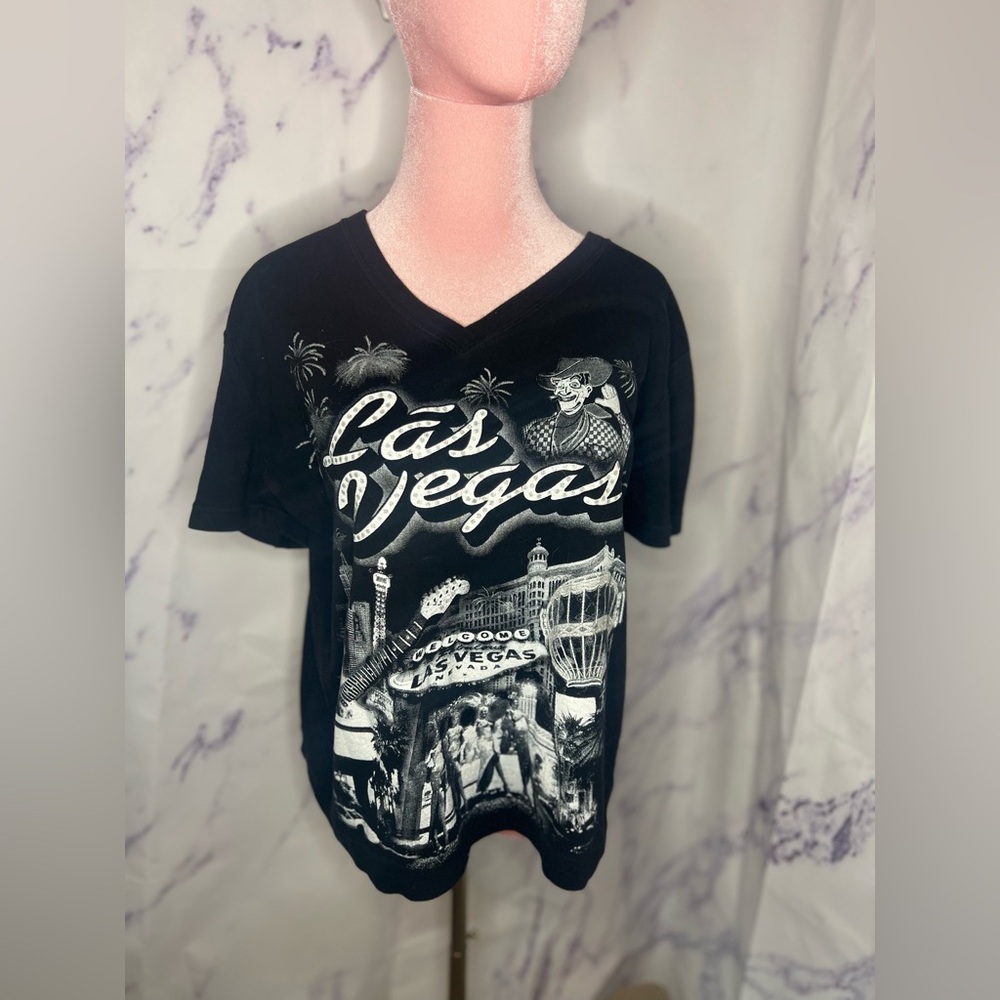 Las Vegas Black V neck graphic short sleeve shirt Sz XL